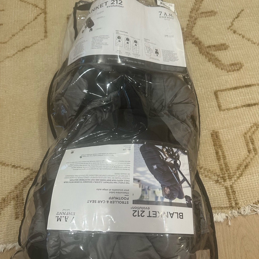 7 A.M. Enfant Blanket 212 Evolution in Black